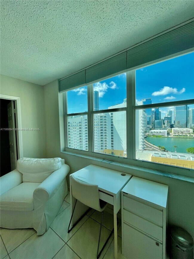 Foto del edificio - 800 Claughton Island Dr