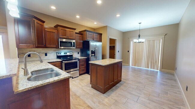 Foto del edificio - Townhome in Savannah schools!