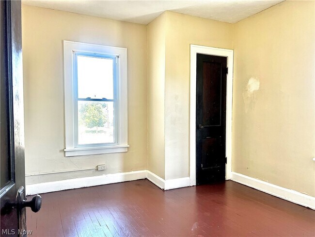 Foto del edificio - 3294 E 105th St