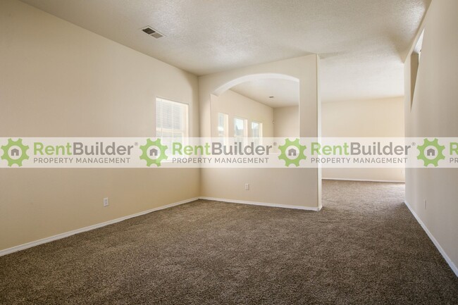 Foto del edificio - **RENT SPECIAL!!  CALL US TODAY AT (505) 8...