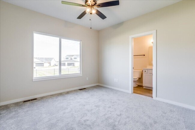 Foto del edificio - Chuck Floor Plan - Fox Creek