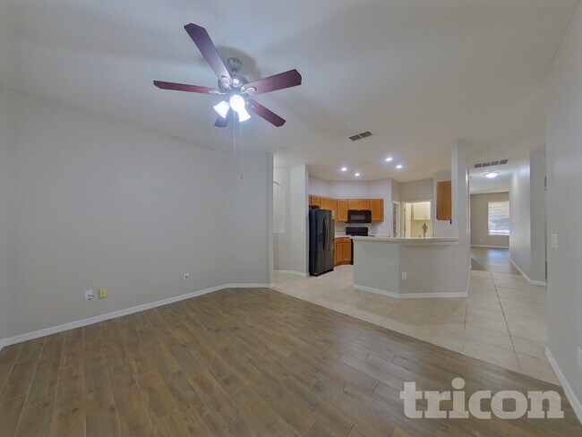 Foto del edificio - 502 Azalea Bloom Dr