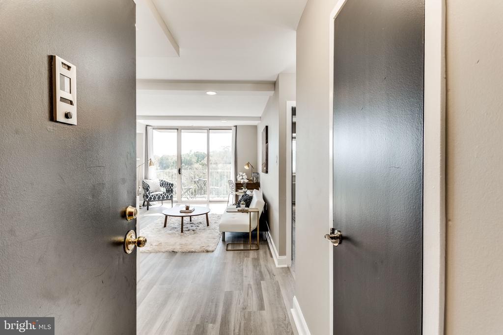 Foto principal - 2500 N Van Dorn St