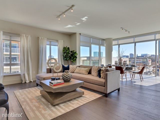 Foto principal - 7939 Walnut Hill Ln