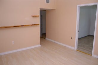 Building Photo - 1310 4th St