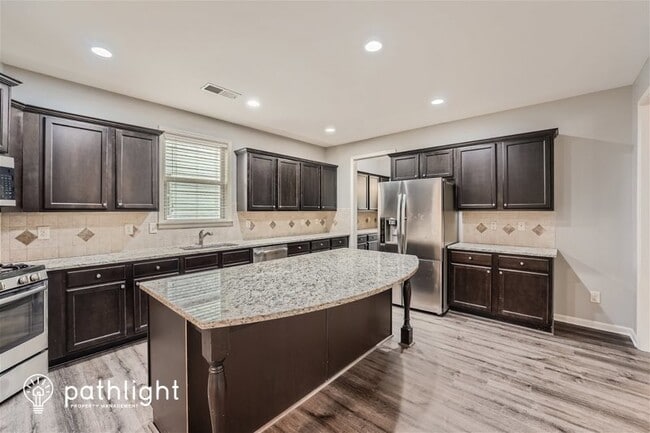 Building Photo - 280 S Village Square