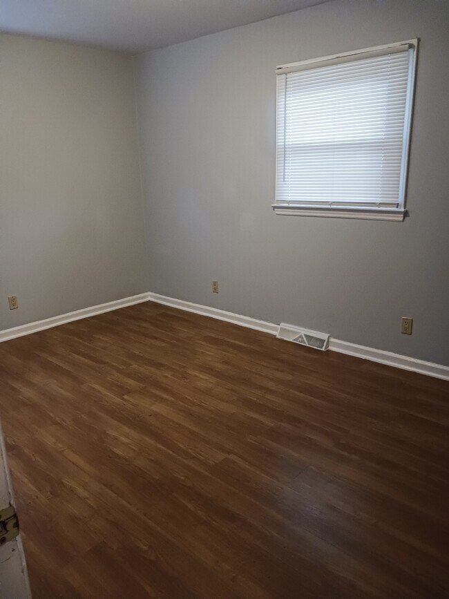 Foto del edificio - 1507 Woodbriar Ave