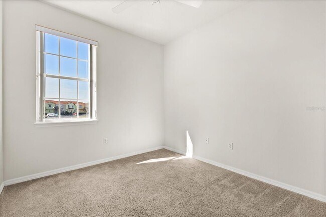 Foto del edificio - 214 Monroe Cir