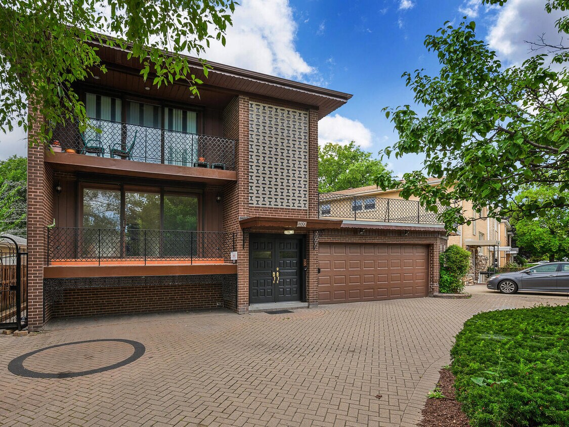 Foto principal - 1300 N Northwest Hwy