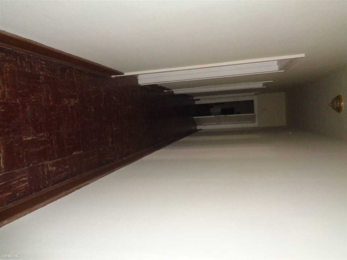 Primary Photo - 14 N Huron St
