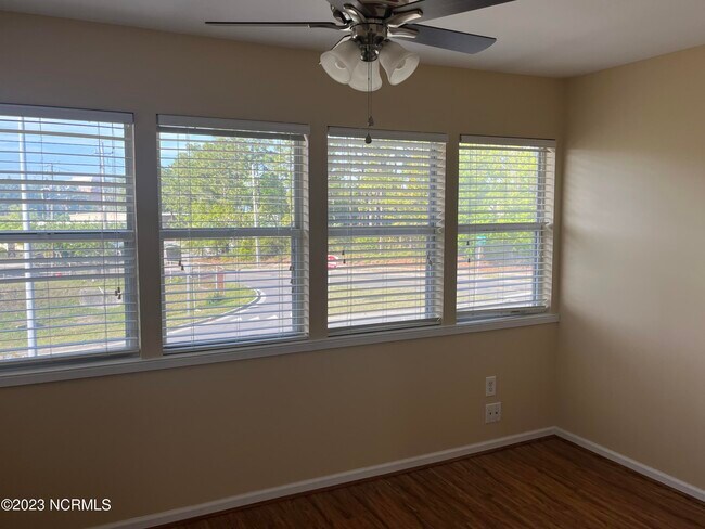 Building Photo - 2508 Flint Dr