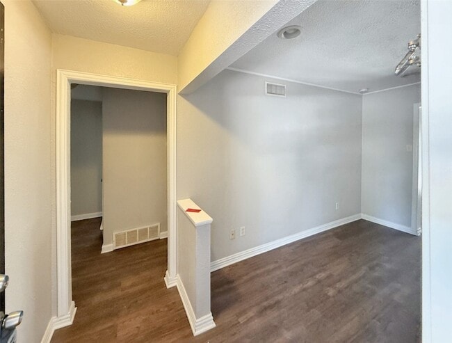 Building Photo - 3533 Antilles Dr