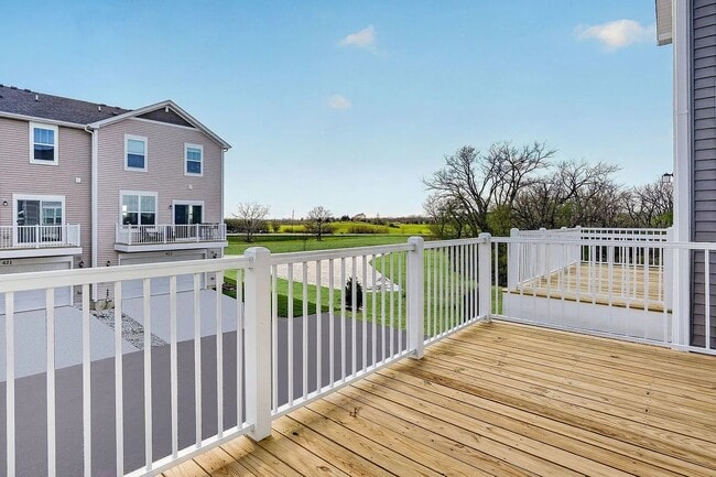 Balcony - 422 Red Oak Cir