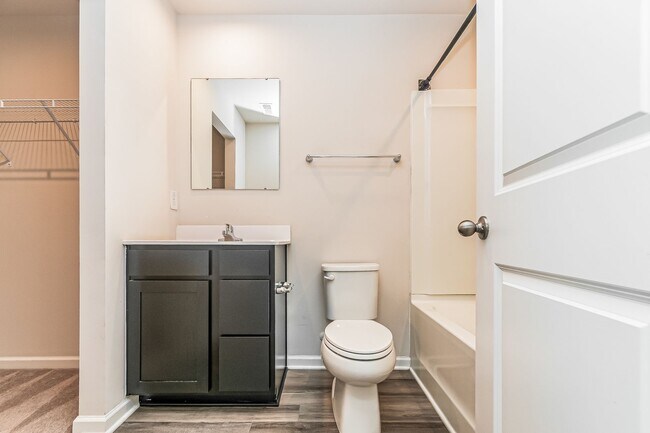 Foto del edificio - $500 off first month rent "Charming 3BD/2BA Home Located In Raleigh NC!!!