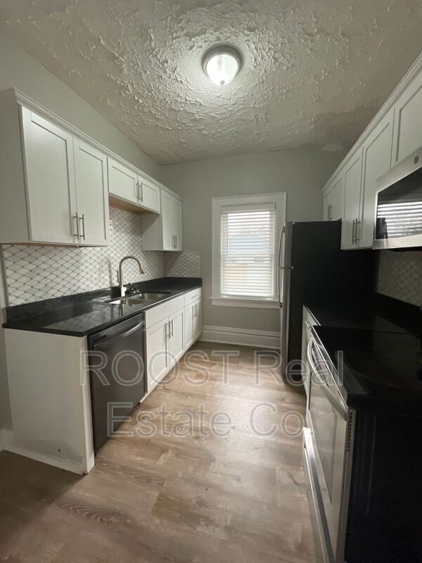 Foto del edificio - 931-933-933 E Whittier St