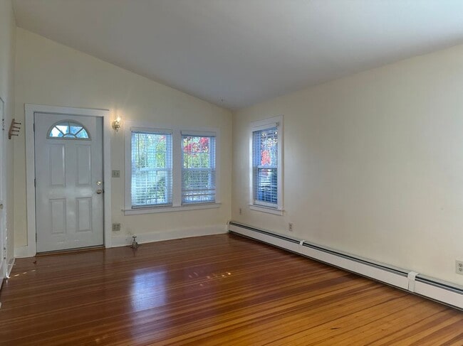 Foto del edificio - 708 Racebrook Rd