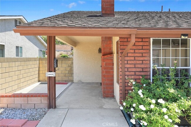 Foto del edificio - 248 Centinary Dr