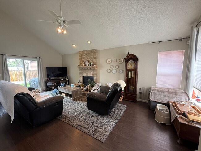 Foto del edificio - Beautiful Home Near Schriever SFB, Peterso...