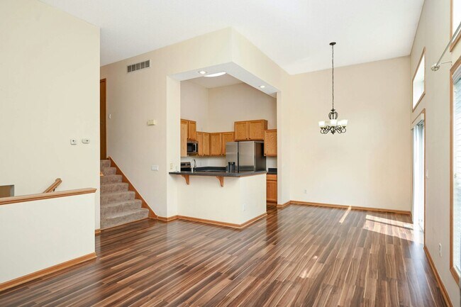 Foto del edificio - 7637 Century Blvd