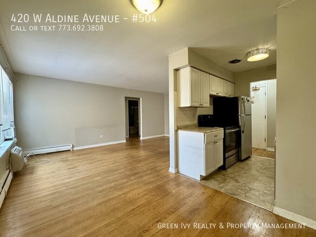 Building Photo - 420 W Aldine Ave