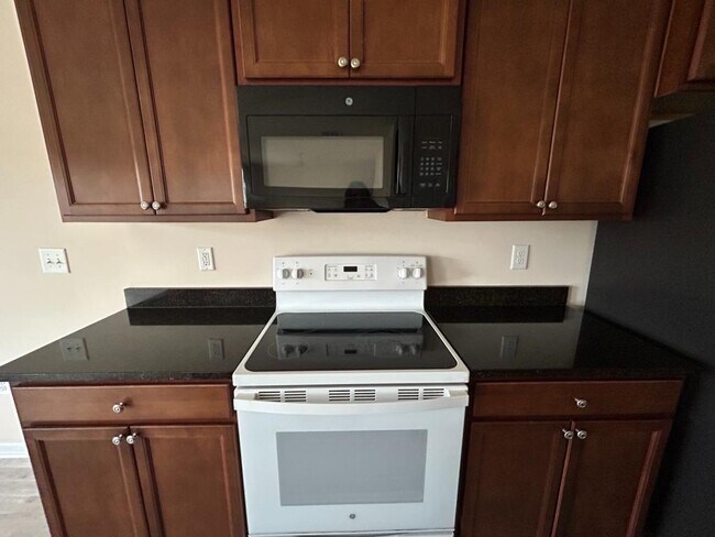 Building Photo - 283 Hampton Park Cir