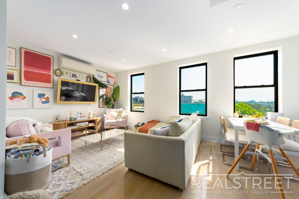 Foto principal - Stunning Renovated 2BR in Bushwick with St...
