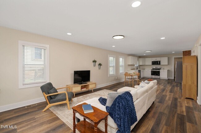 Foto del edificio - 1465 Highpoint Ave