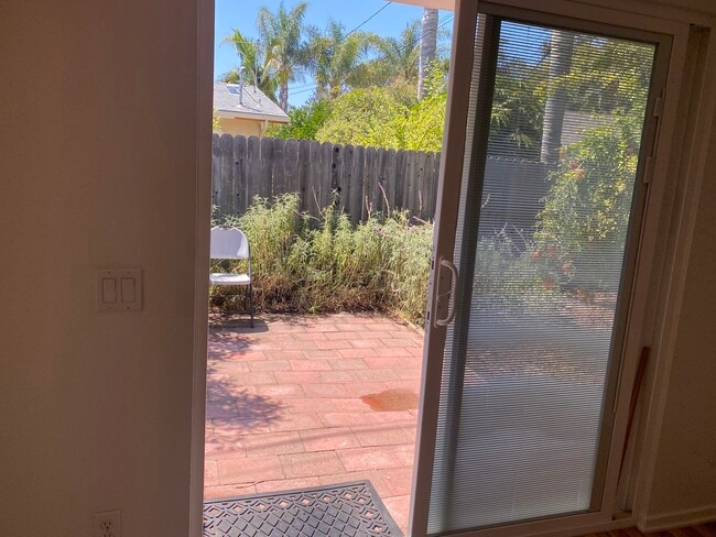 Building Photo - 430 Ribera Dr