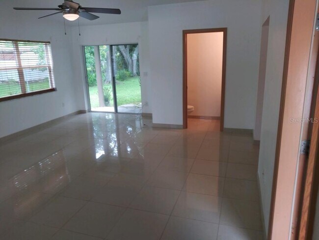 Foto del edificio - 7721 46th St N