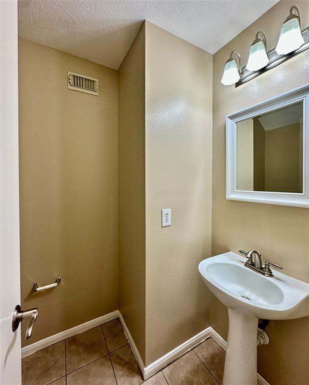 Foto del edificio - 16402 Tudor Point Ct