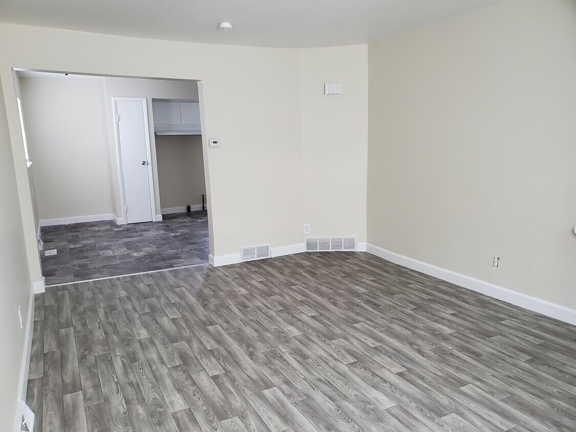Foto principal - 2062 Grasmere Ave