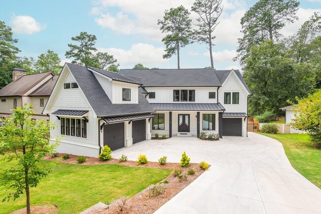 Building Photo - 4056 Ashford Dunwoody Rd NE