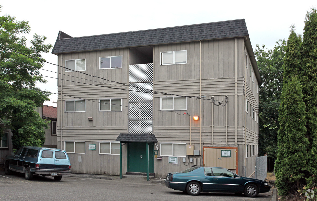 Building Photo - 806 S Yakima Ave