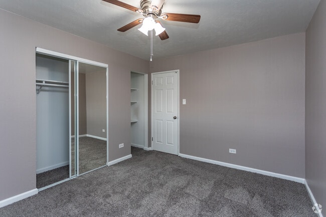1BR, 1BA - 800SF - Brentwood Manor Apartments