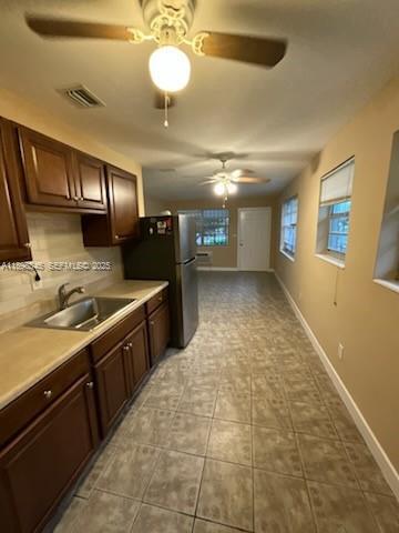 Foto del edificio - 2157 NW 71st St