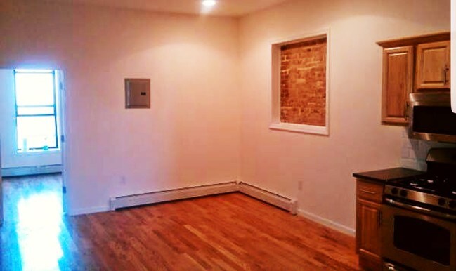 Foto del edificio - 763 Jefferson Ave