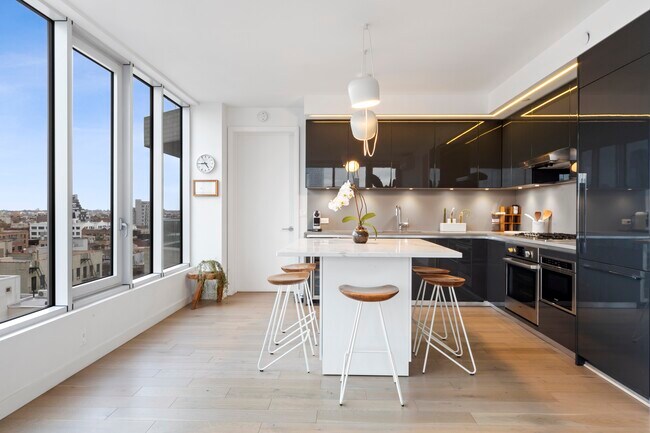 Foto del edificio - 3bd 2ba Luxury in the Sky