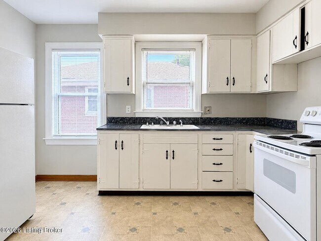 Foto del edificio - 208 Breckenridge Ln