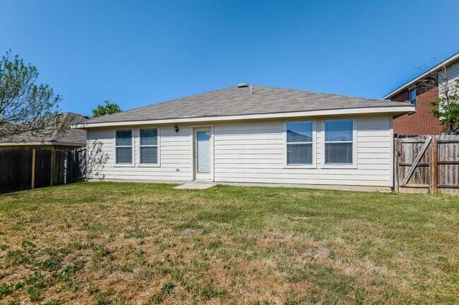 Building Photo - 4913 Water Ridge Ln