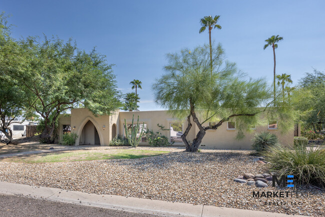 Foto del edificio - 4Bed/2.5Bath Home at 56th/Cactus! $399 MOV...