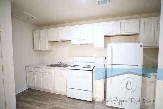 Building Photo - 1-bed, 1-bath apt - HUD accepted