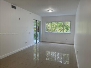 Building Photo - 652 NE 63rd St