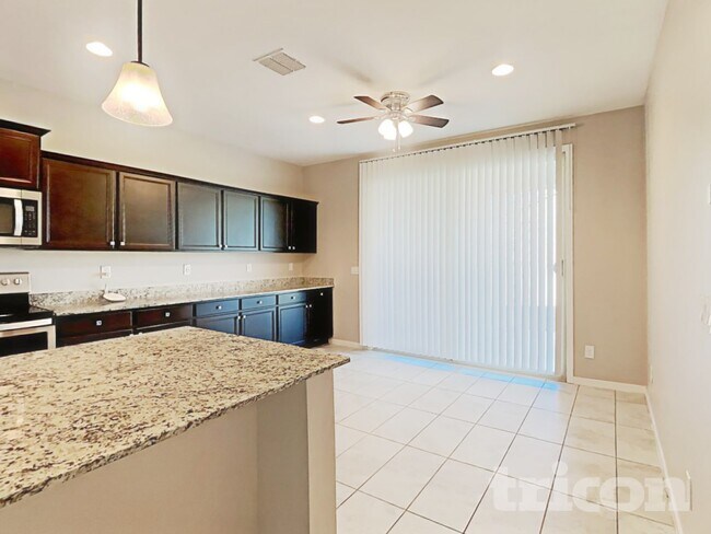 Building Photo - 2422 S 236th Dr