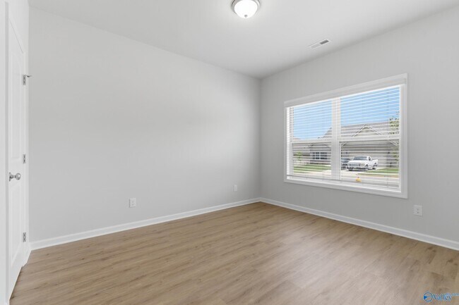 Foto del edificio - 180 Pennington Ave
