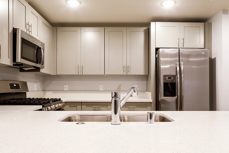 Kitchen - 1025 S Berendo St