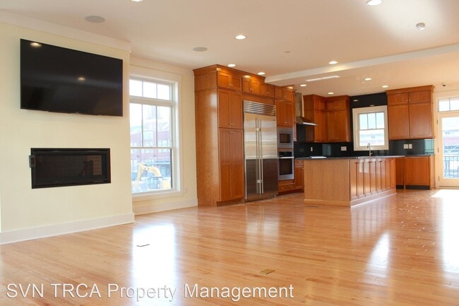Building Photo - 4 br, 4.5 bath House - 1924 Waterfront Place