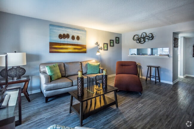 2HAB, 1BA - 932SF - Sutton at Shelby