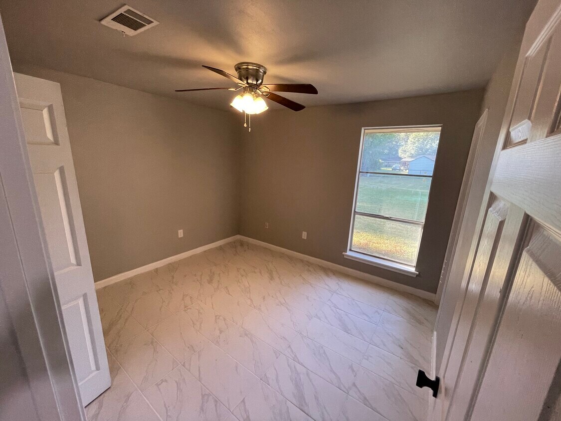 Building Photo - 7118 Melpomene Dr