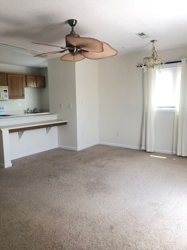 Building Photo - 204 Double Eagle Dr