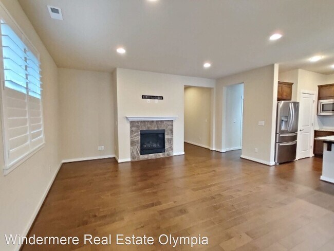 Building Photo - 3 br, 2 bath House - 9023 Silverspot St SE